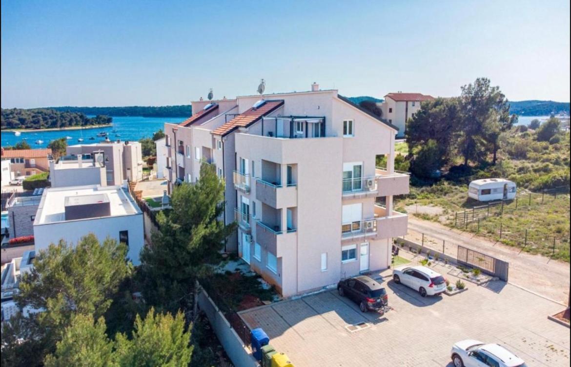 Apartman Yacht Medulin Exterior photo